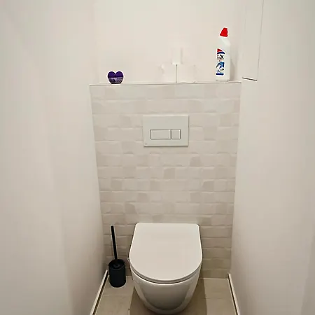 Axiom - Zenith X - Netflix, Hbo, Champagne Апартаменты