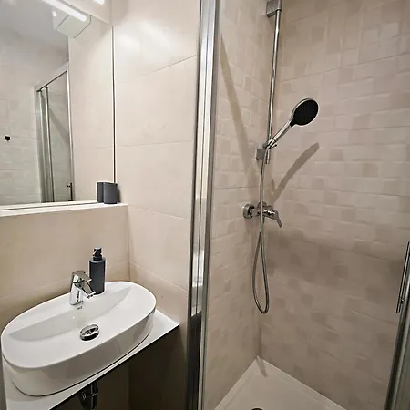 Axiom - Zenith X - Netflix, Hbo, Champagne Kosice