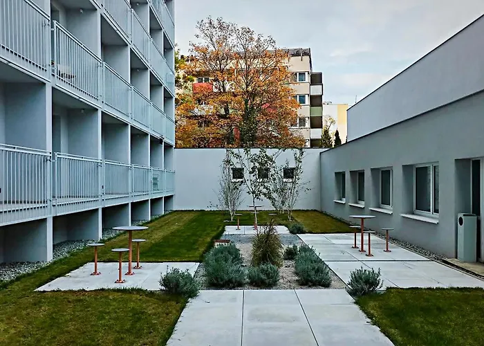 Axiom - Zenith X - Netflix, Hbo, Champagne Apartman *