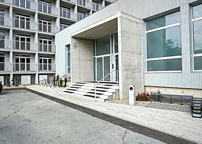 Axiom - Zenith X - Netflix, Hbo, Champagne Apartman Kassa