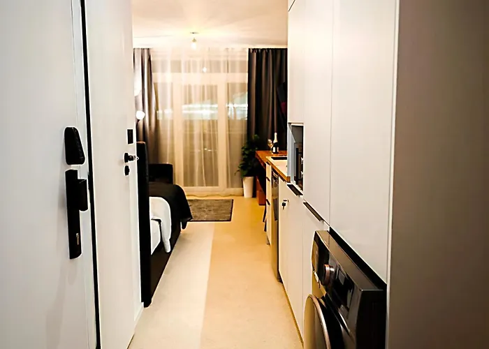 Apartman Axiom - Zenith X - Netflix, Hbo, Champagne